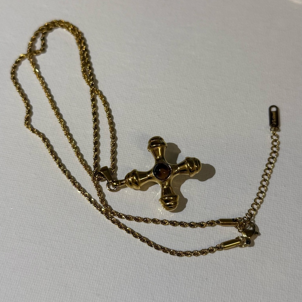 18K Gold Elegant Gold Cross Pendant Necklace - Picture 9 of 11